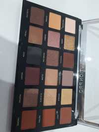 Paleta cieni Revolution Pro