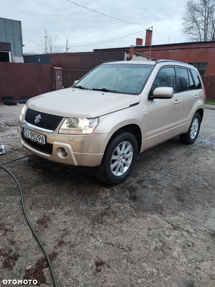 Suzuki Grand Vitara 2 2.0 LPG De lux