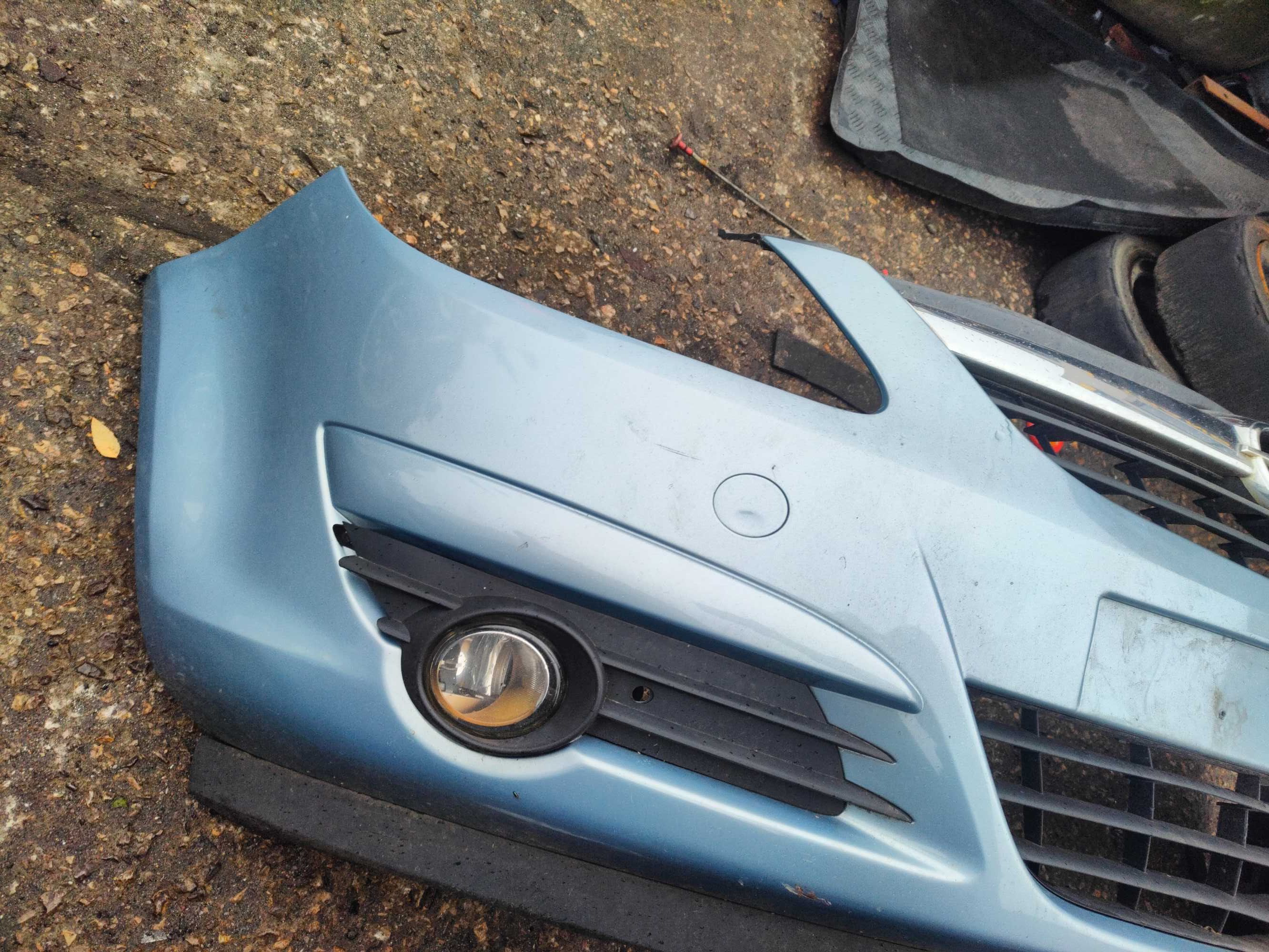 Zderzak przód + halogeny +grill Opel Corsa D Z21C
