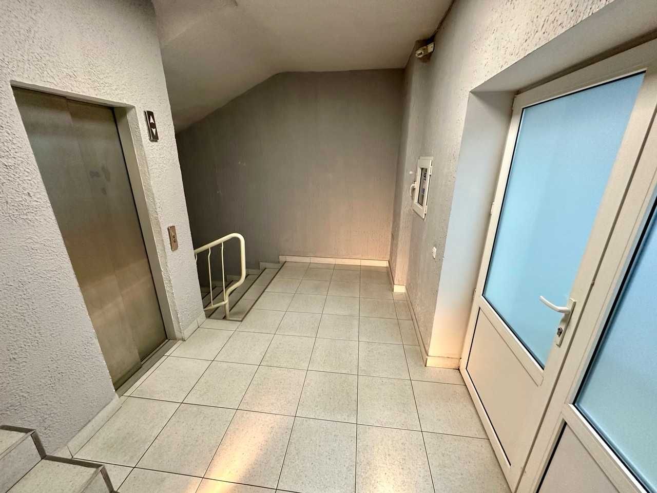 Офісний блок в БЦ, 14 кабінетів, 580 м.кв., генератор, М Дорогожичи