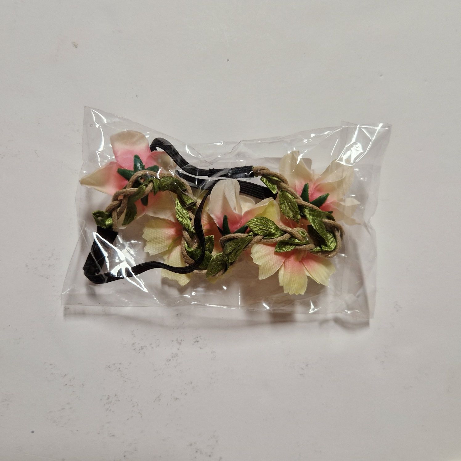 Wianek z kwiatów opaska na gumce