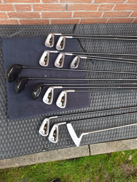 комплекти сумка+клюшки+м'ячі+тій, рушник, грін