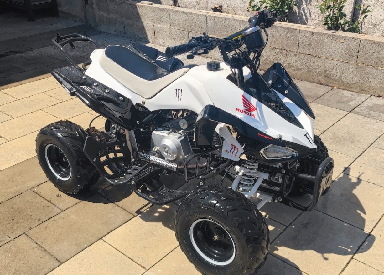 Moto 4 4T automática 110cc