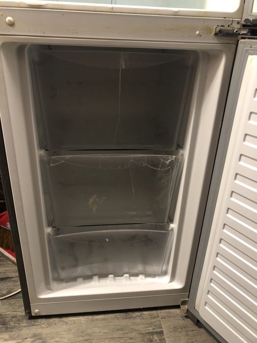 Продам Холодильник ZANUSSI в рабочем  состоянии