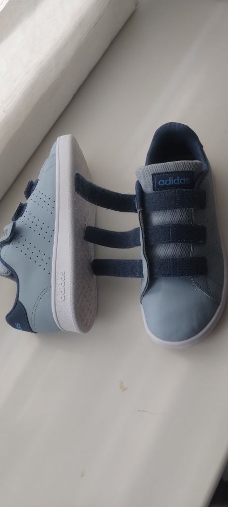 Кросівки adidas. Дві пари. Оригінал