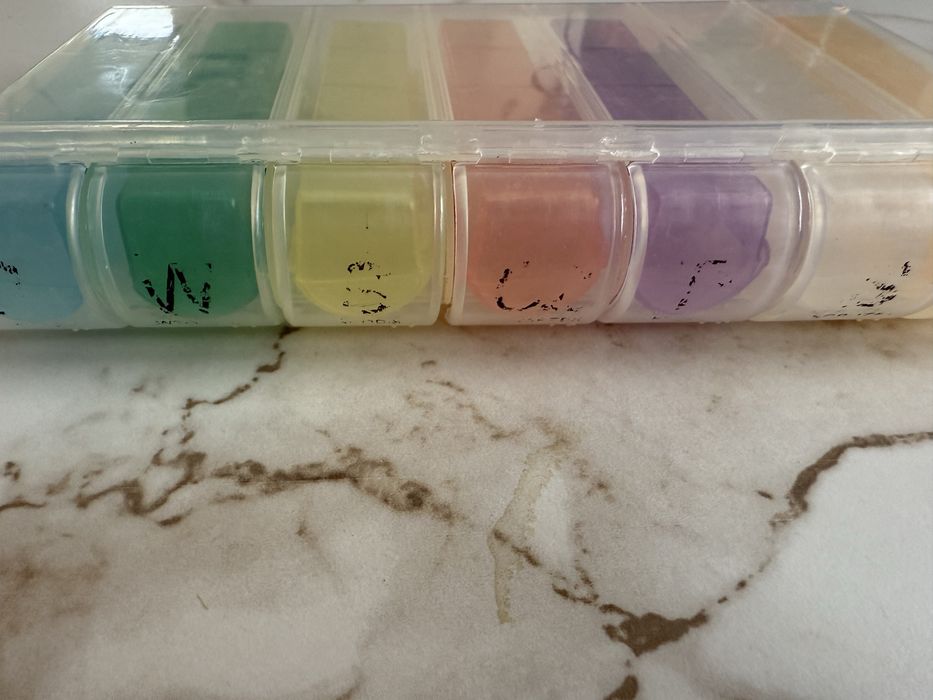 Pudelko pojemnik na leki lekarstwa