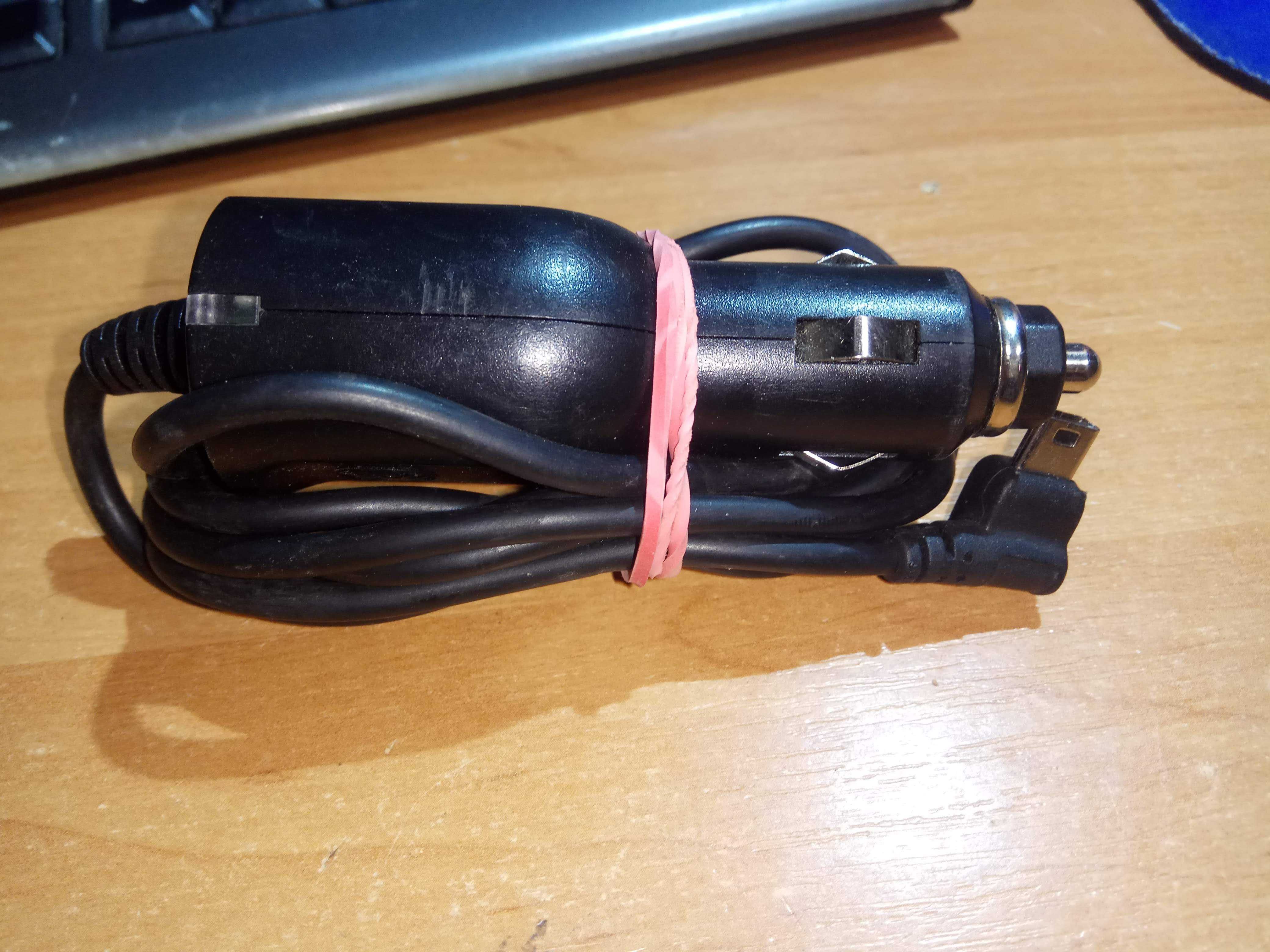 Зарядний блок в прикурувач 12V на 5V 1A Mini-USB для навігатора DVR