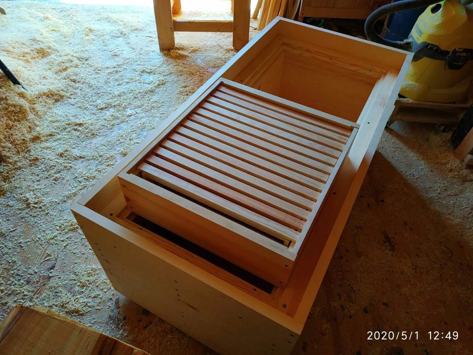 Вулики з бджолами та без. Вулики з сосни утеплені