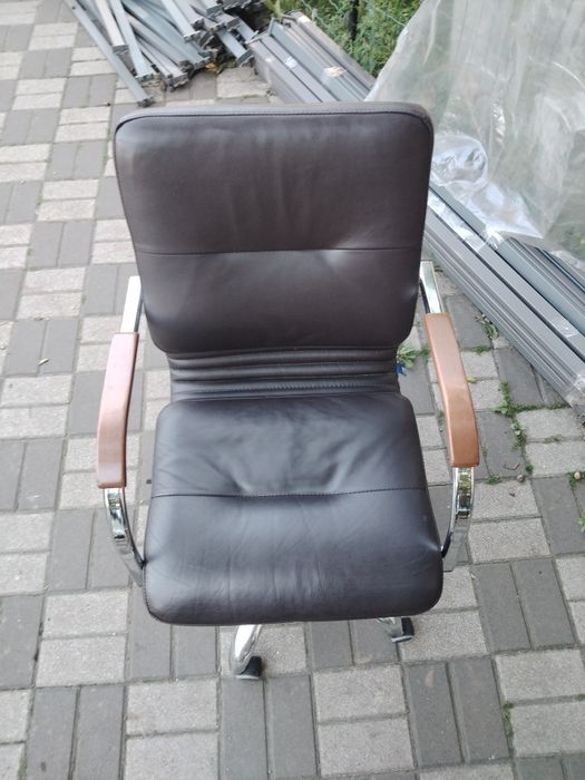 Офісне крісло Nowy Styl