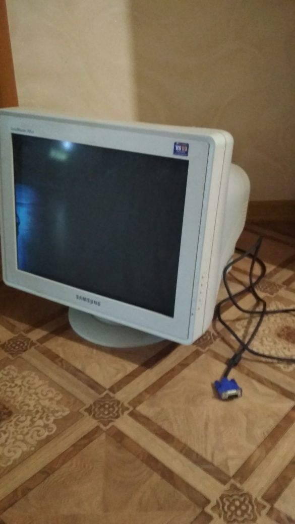 Экран-монитор Samsung SyncMaster 795M