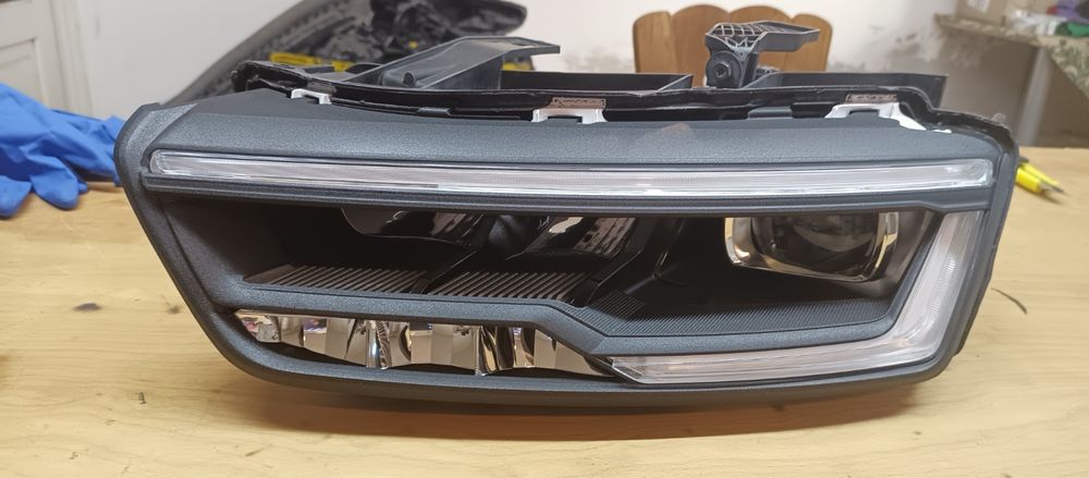 Audi Q3 8U0 фари пара Black Edition рестайлинг full led 15-18 фары