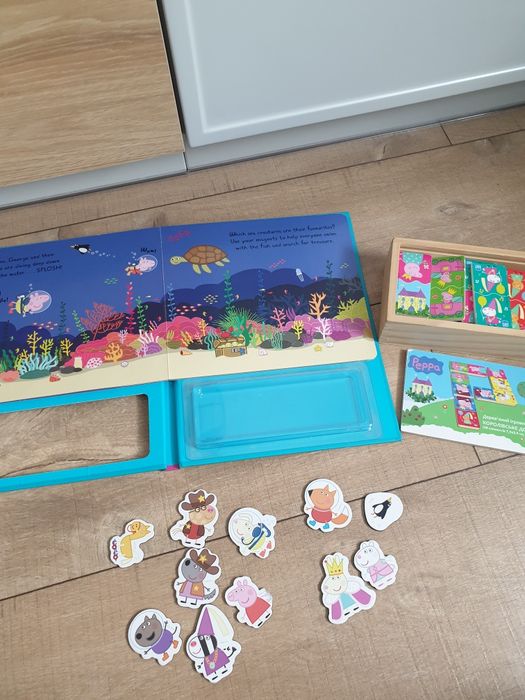 Książka z magnesami Świnka Peppa i domino Peppa Pig
