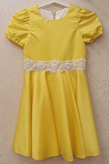 Праздничное желтое платье на девочку 5-7 лет стильное