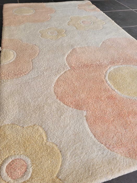 Bonito tapete de quarto ou sala (1,48mx0,81m)