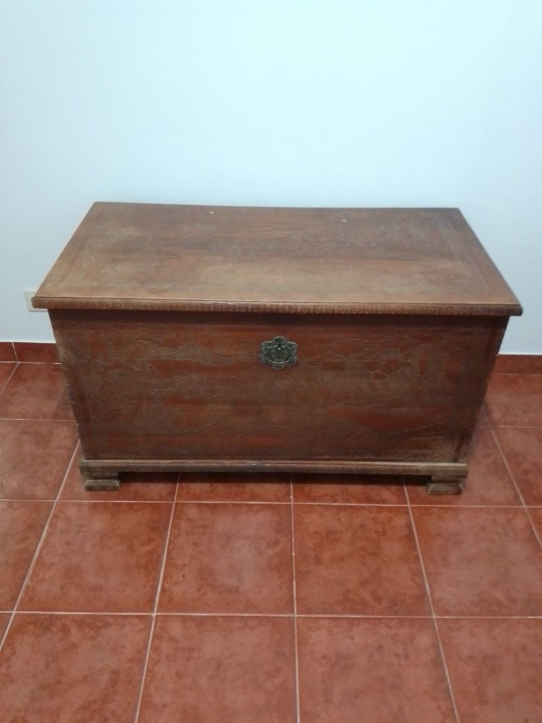 Arca arrumação madeira trabalhada