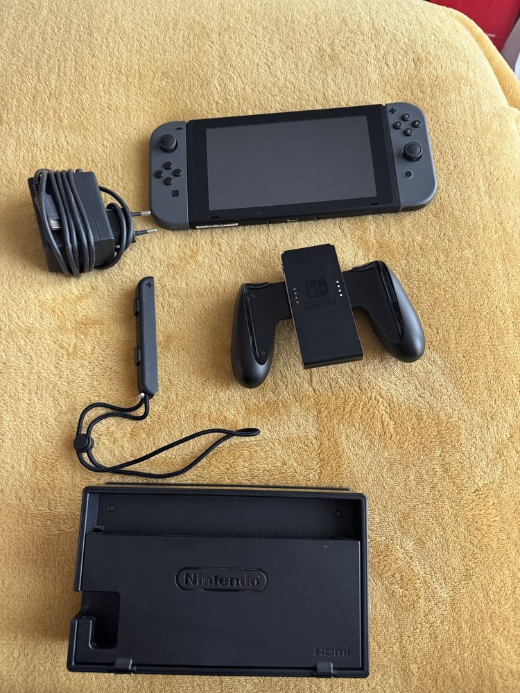 Nintendo Switch grey V2