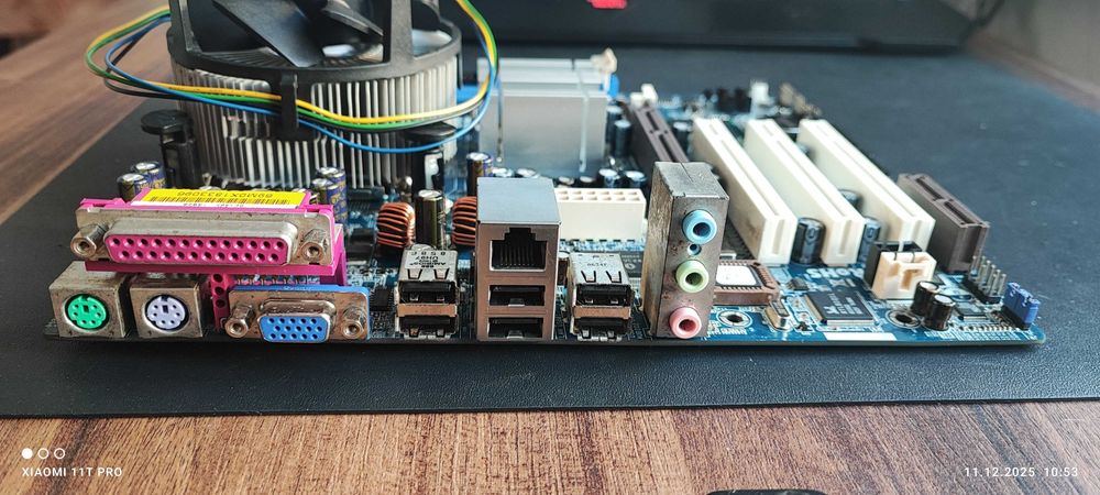 Płyta główna ASRock 775i65G z procesorem Intel Celeron + chłodzenie