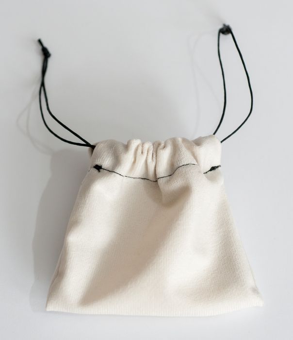 Różaniec komunijny z kamieni opal różowy na sznurku+etui sakiewka HIT