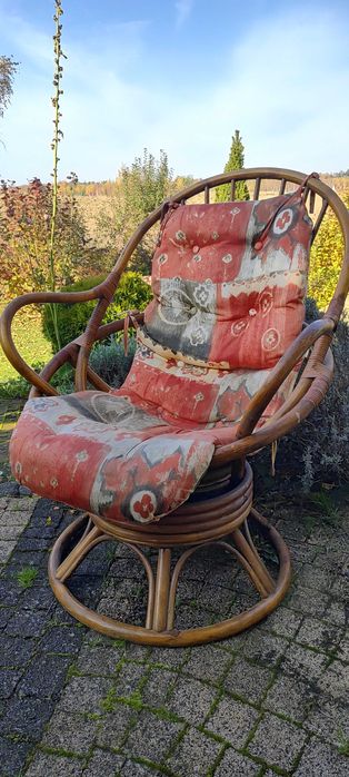 Fotele rattanowe obrotowe