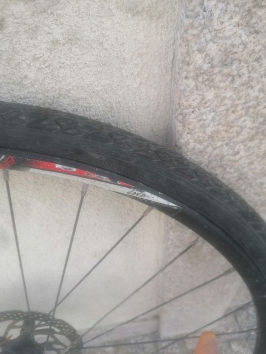 Rodas de estrada syncross com pneus