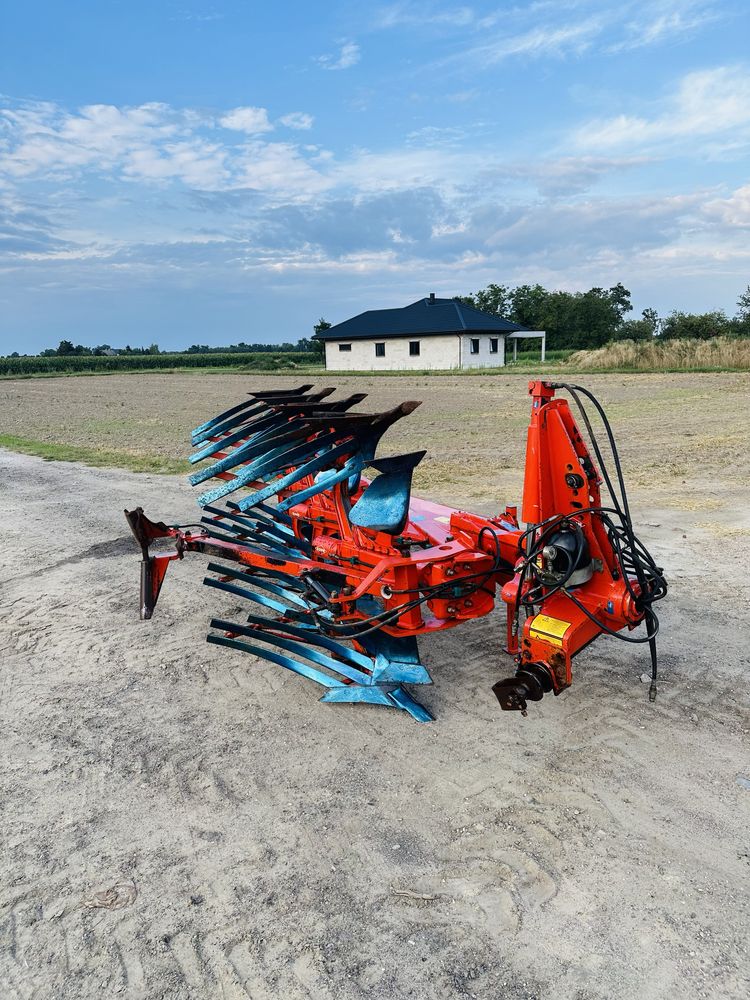 Pług obrotowy Kuhn  Master 4 skibowy