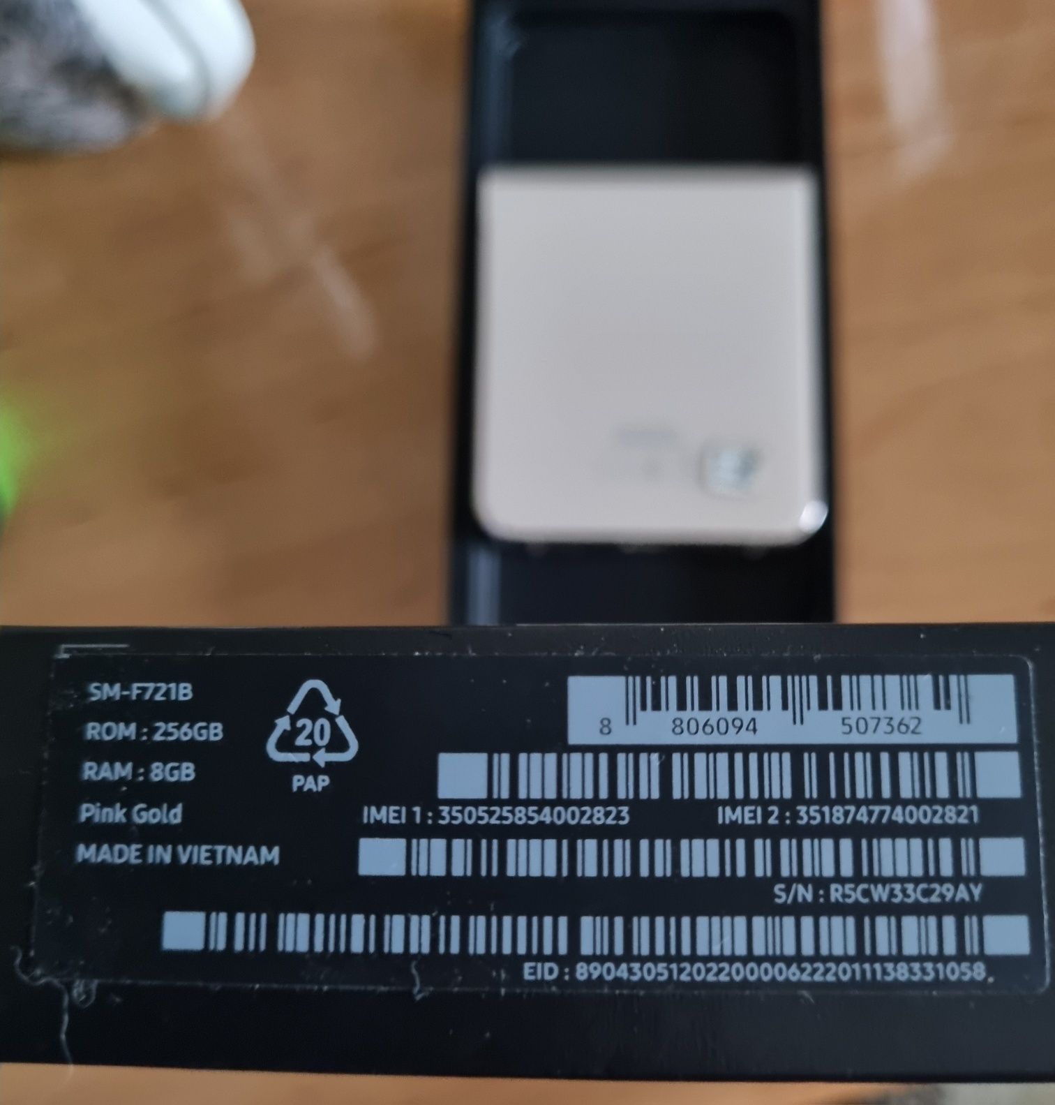 Samsung Galaxy Z Flip4 złoty róż