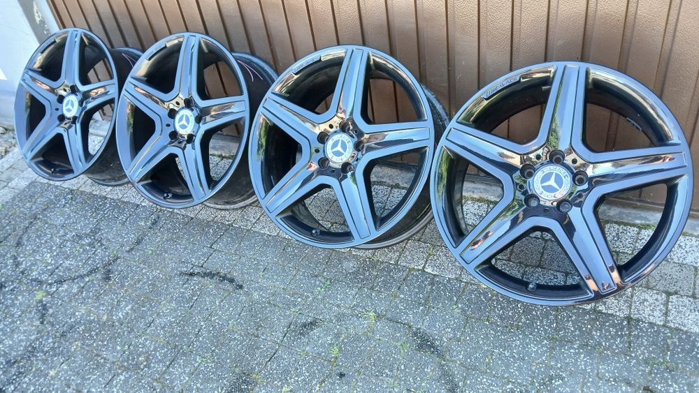 AMG  19" oryginal Mercedes 5x112  8j et43,5  W213 GLK W212 GLA Czarne