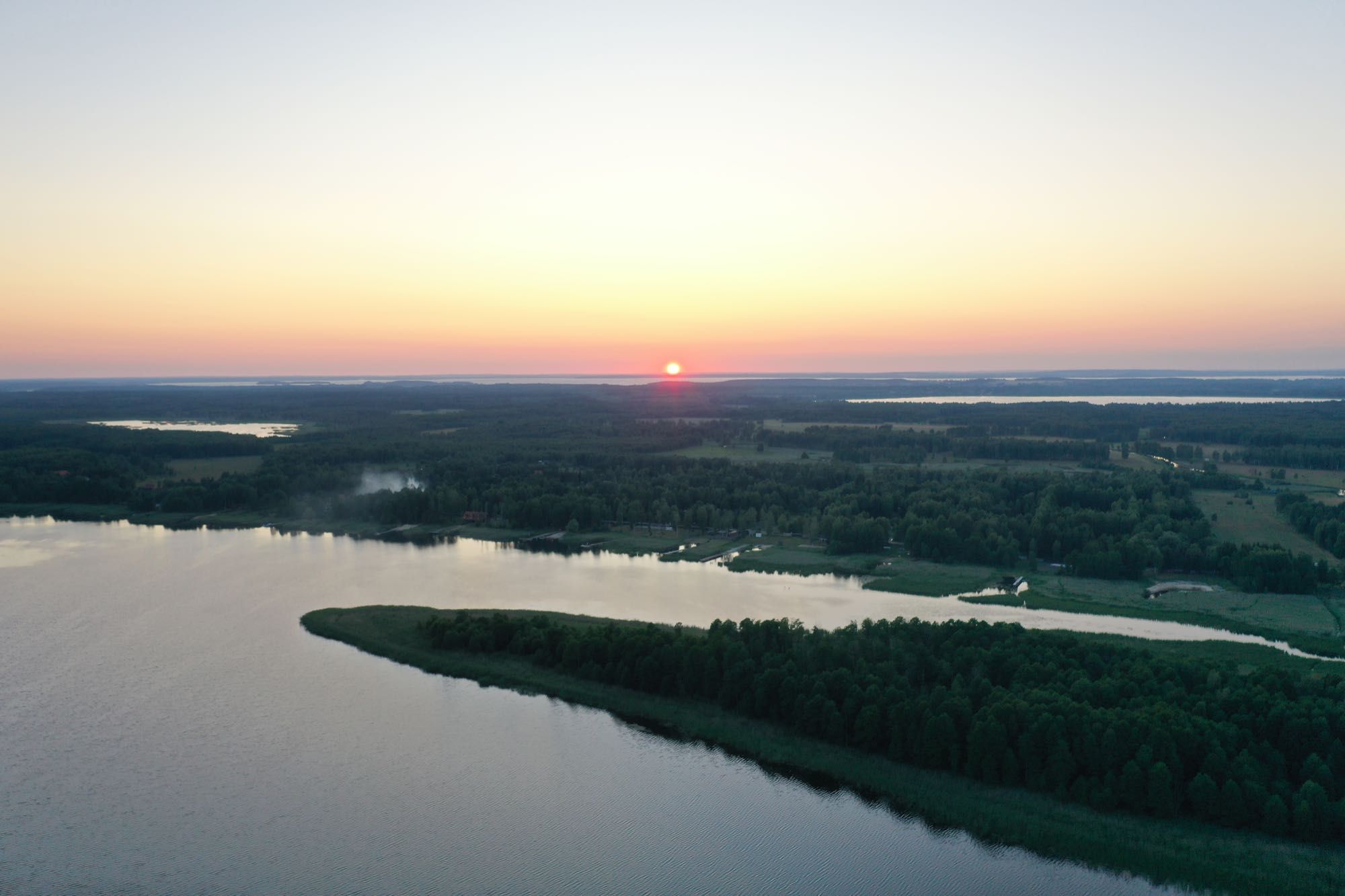 Siedlisko nad Rosiem , Domek nad jeziorem na Mazurach , Pilchy