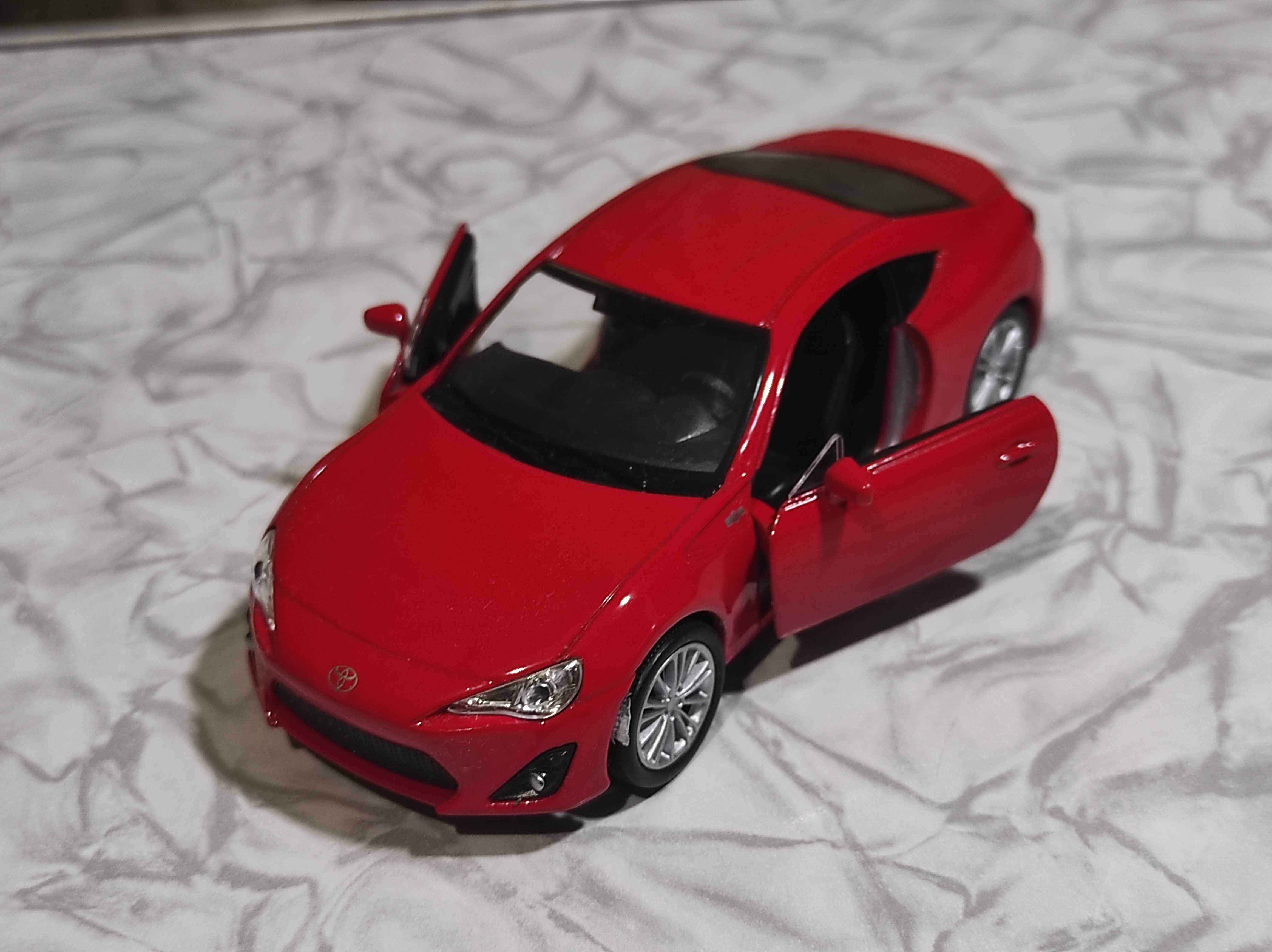 Toyota GT-86, Subaru BRZ, Scion FR-S Welly 1/36 Нова колекційна модель