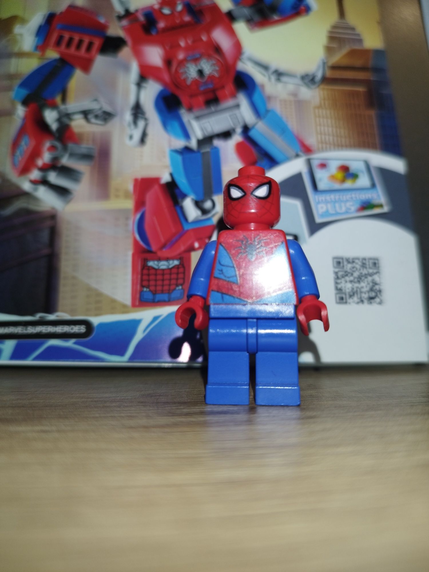 LEGO mech Spiderman 76146