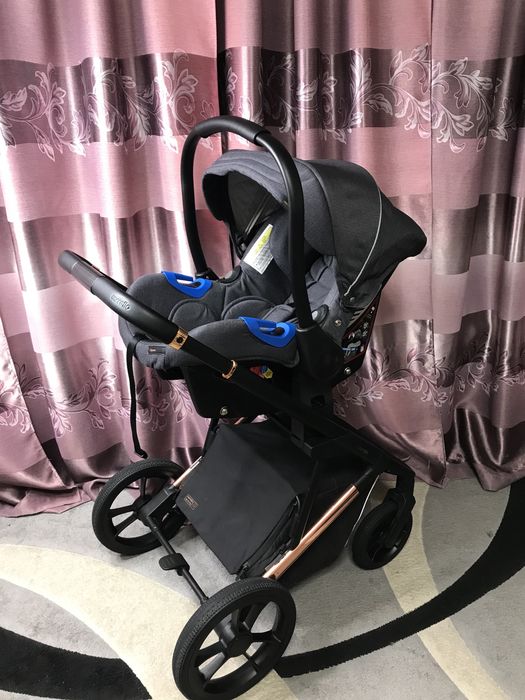 Продам детскую коляску Carrello 3в1