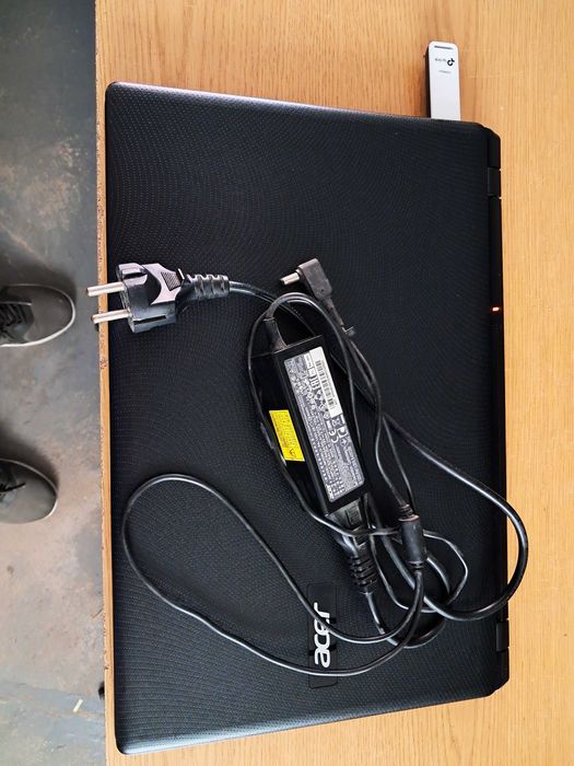 Portátil Acer ES1-520 com 16gb de RAM