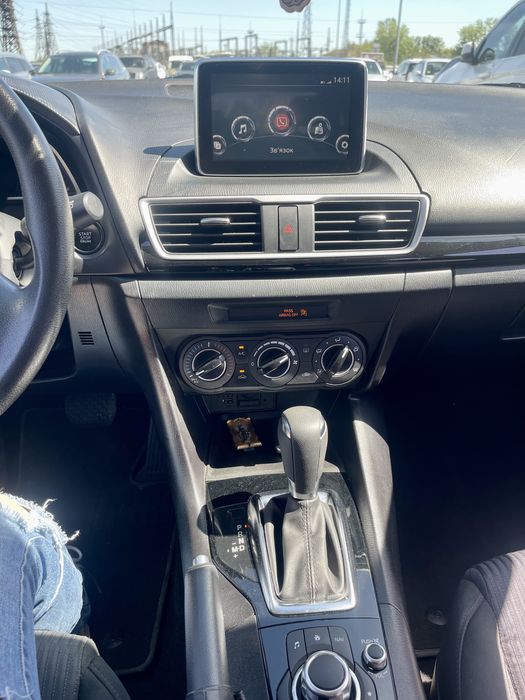 Mazda 3 skyactiv drive.