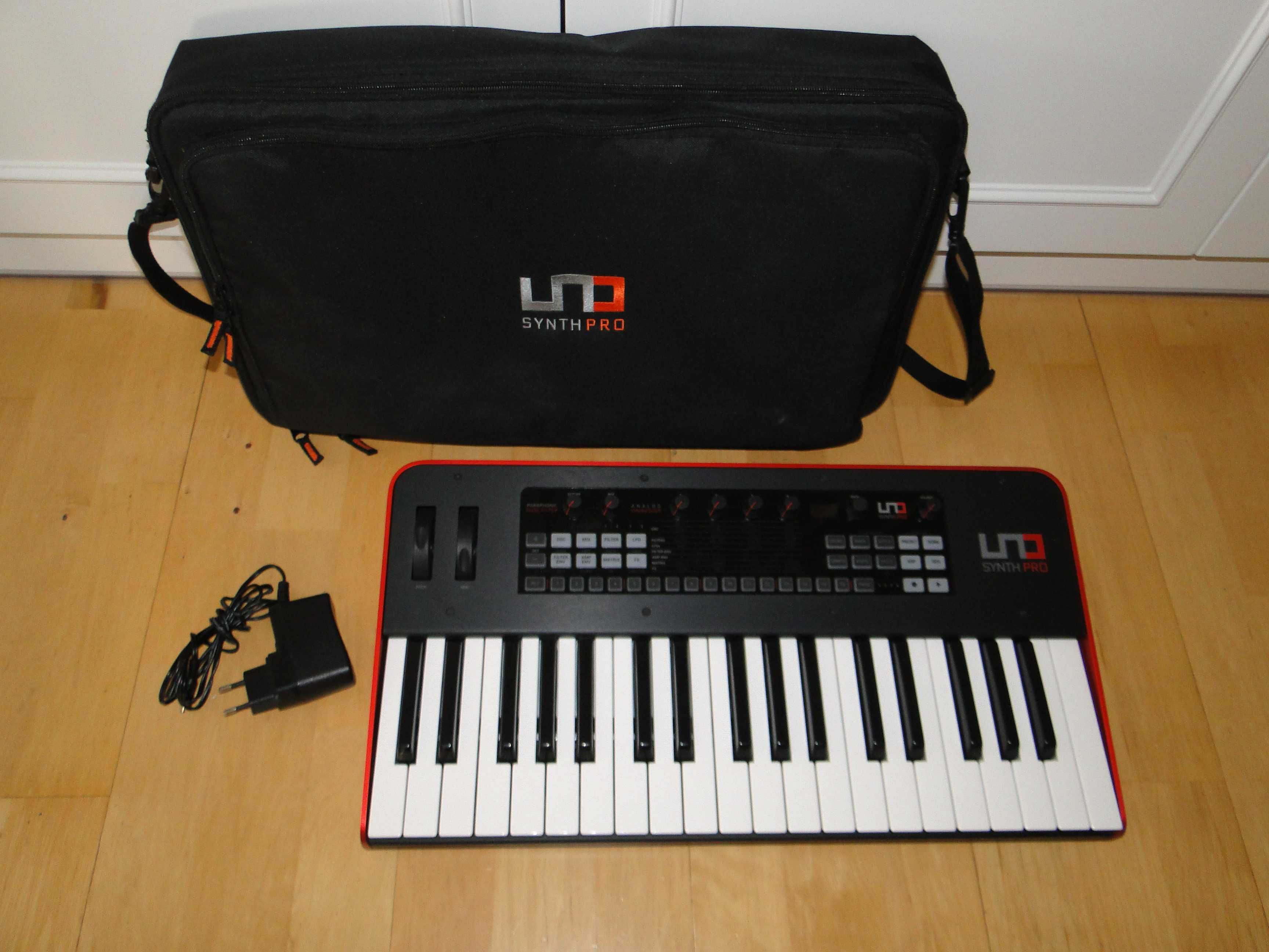 Genialny Syntezator Analogowy IK MULTIMEDIA UNO SYNTH PRO.Okazja.Nówka