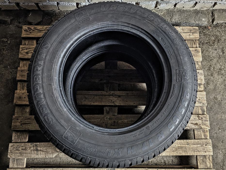 Зимова пара 235/65r17 Semperit | 7.5mm | 2023 Slovakia | Преміум шини