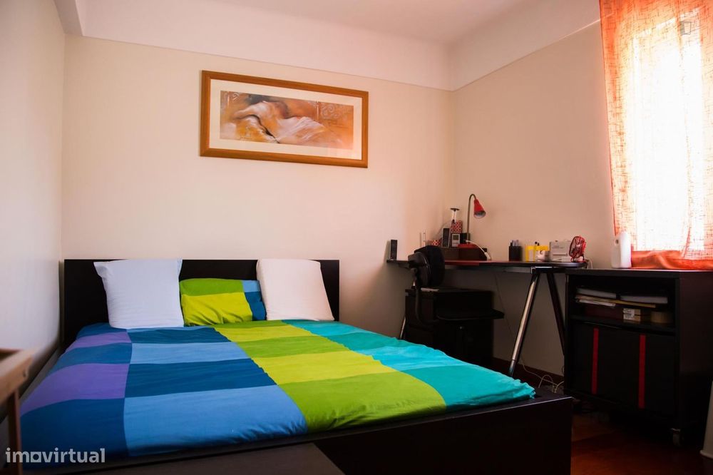 47507 - Cute modern bedroom next to Subway...