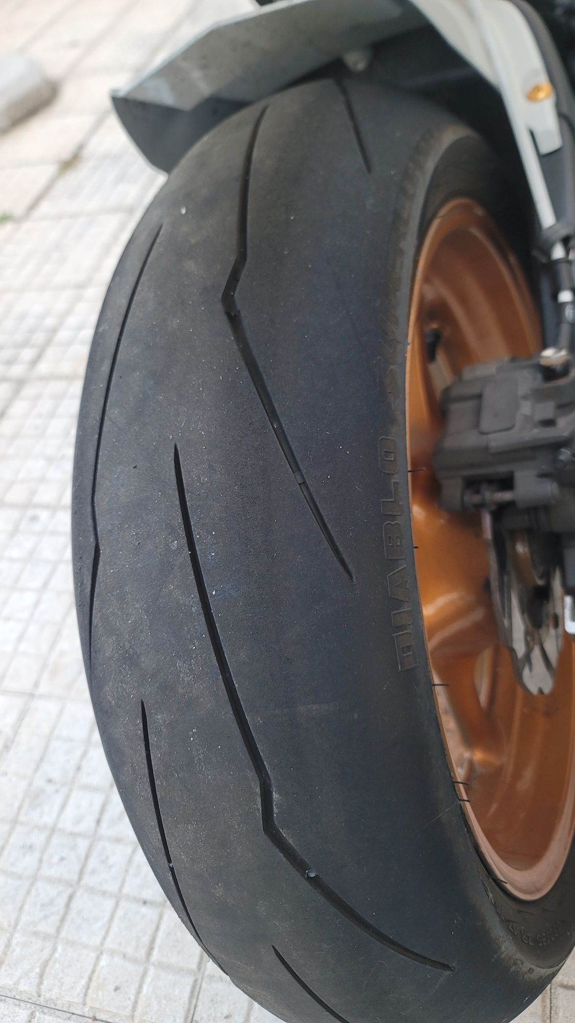 Yamaha R6 2007 VARIOS extras 23 000km