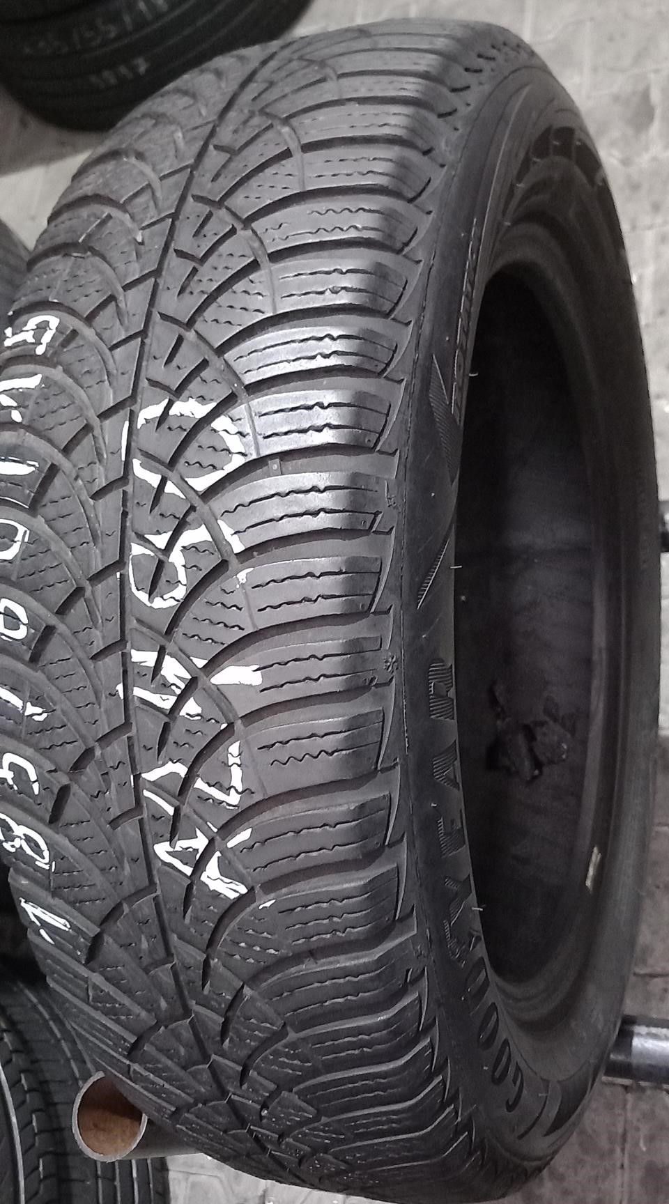 185/60/15 Goodyear Ultra Grip 9 88T