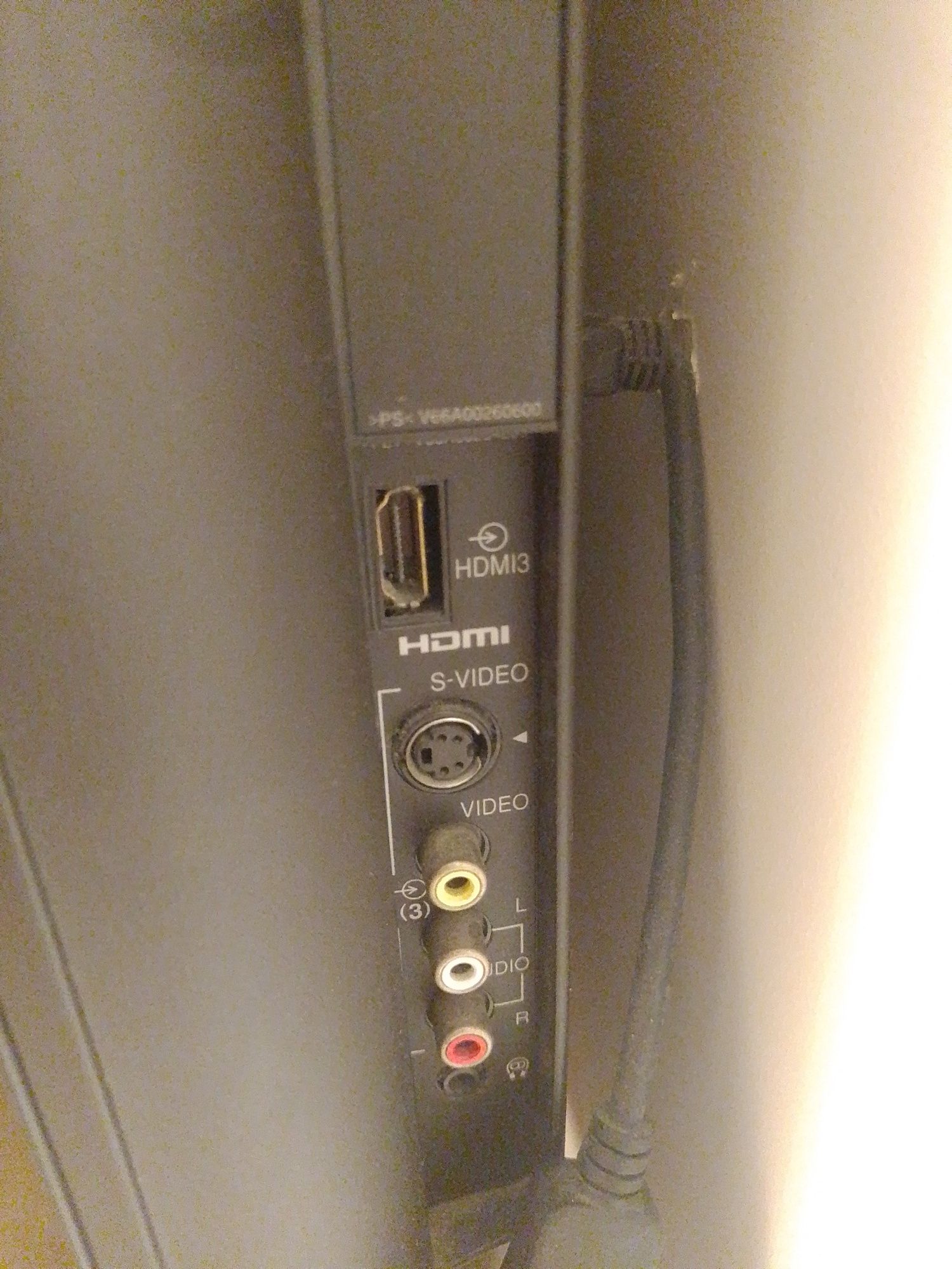 Telewizor Toshiba 42 cale z Hdmi + uchwyt na ścianę