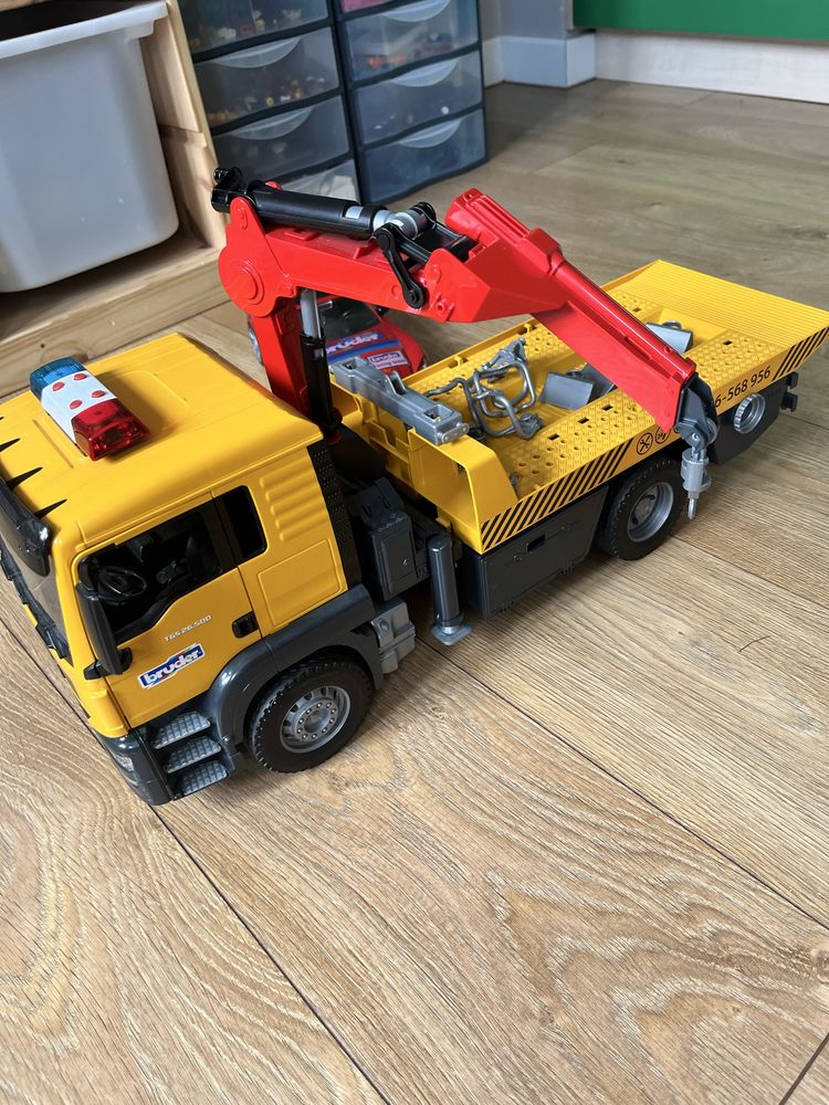 Laweta BRUDER 03750 Man TGS z autem Roadster