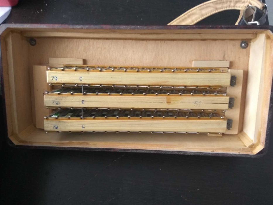 akordeon guzikowy hohner fidelio  gryf c stan kolekcjonerski