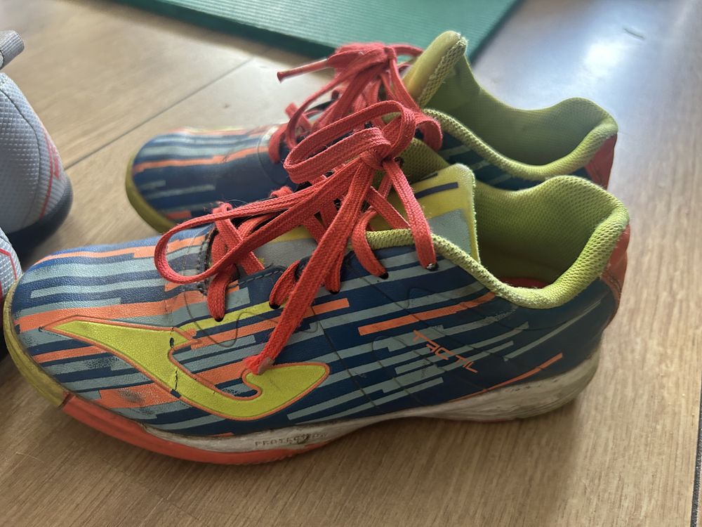 Buty piłkarskie Nike Mercurial 32 (20,5) i Joma 33