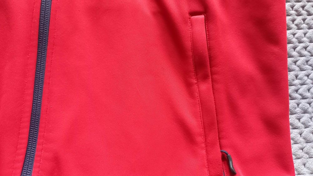 Funkcjonalna czerwona bluza męska, rozmiar L