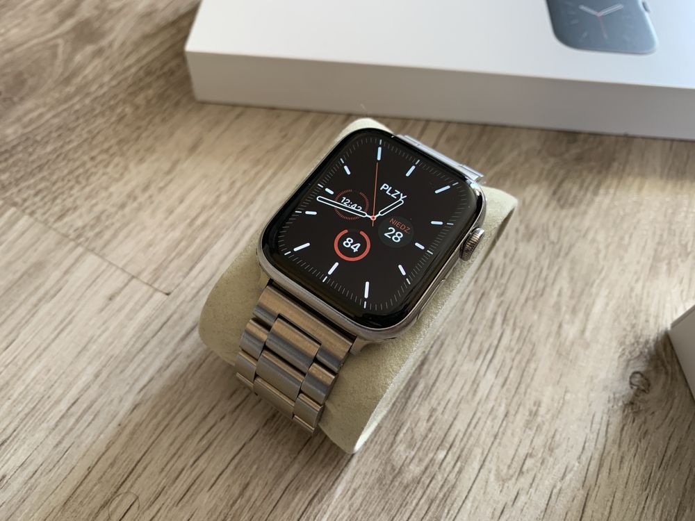Apple Watch Stainless Steel & Ceramic case Sapphire crystal 44mm Serie