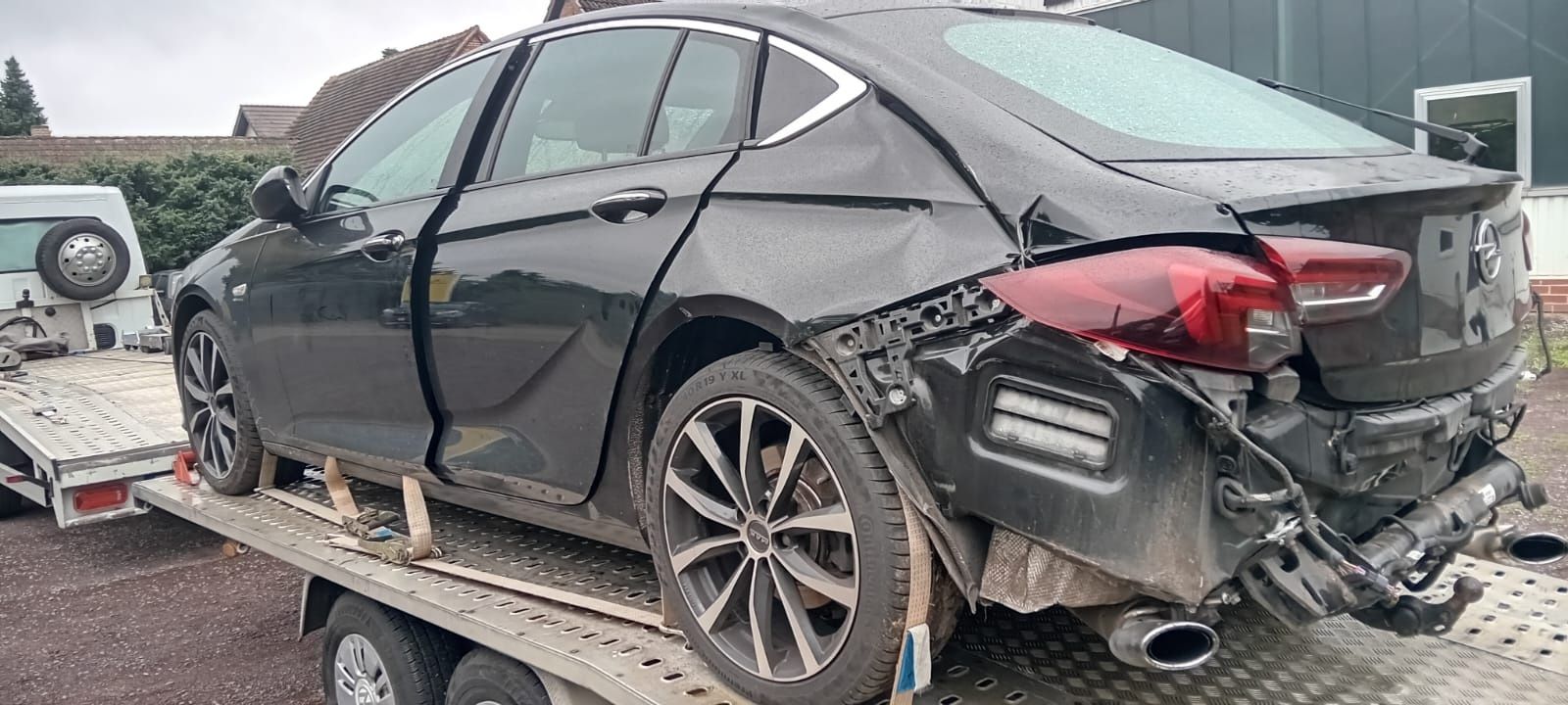 Opel insignia B błotnik drzwi klapa z22y d20dtr