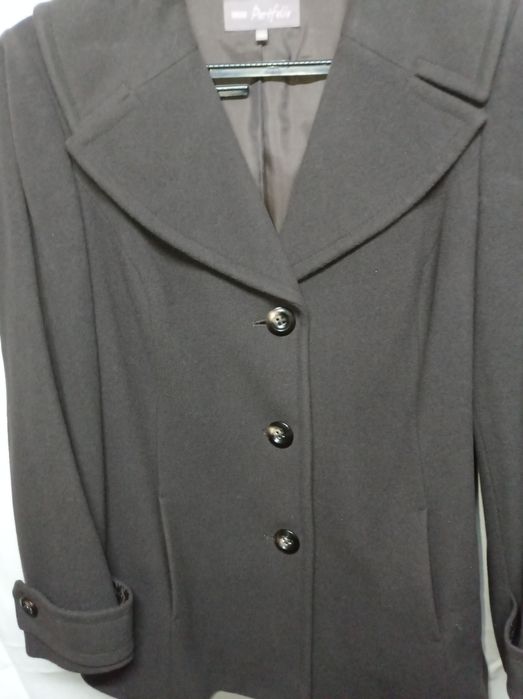 Легкое кашемировые пальто укороченное