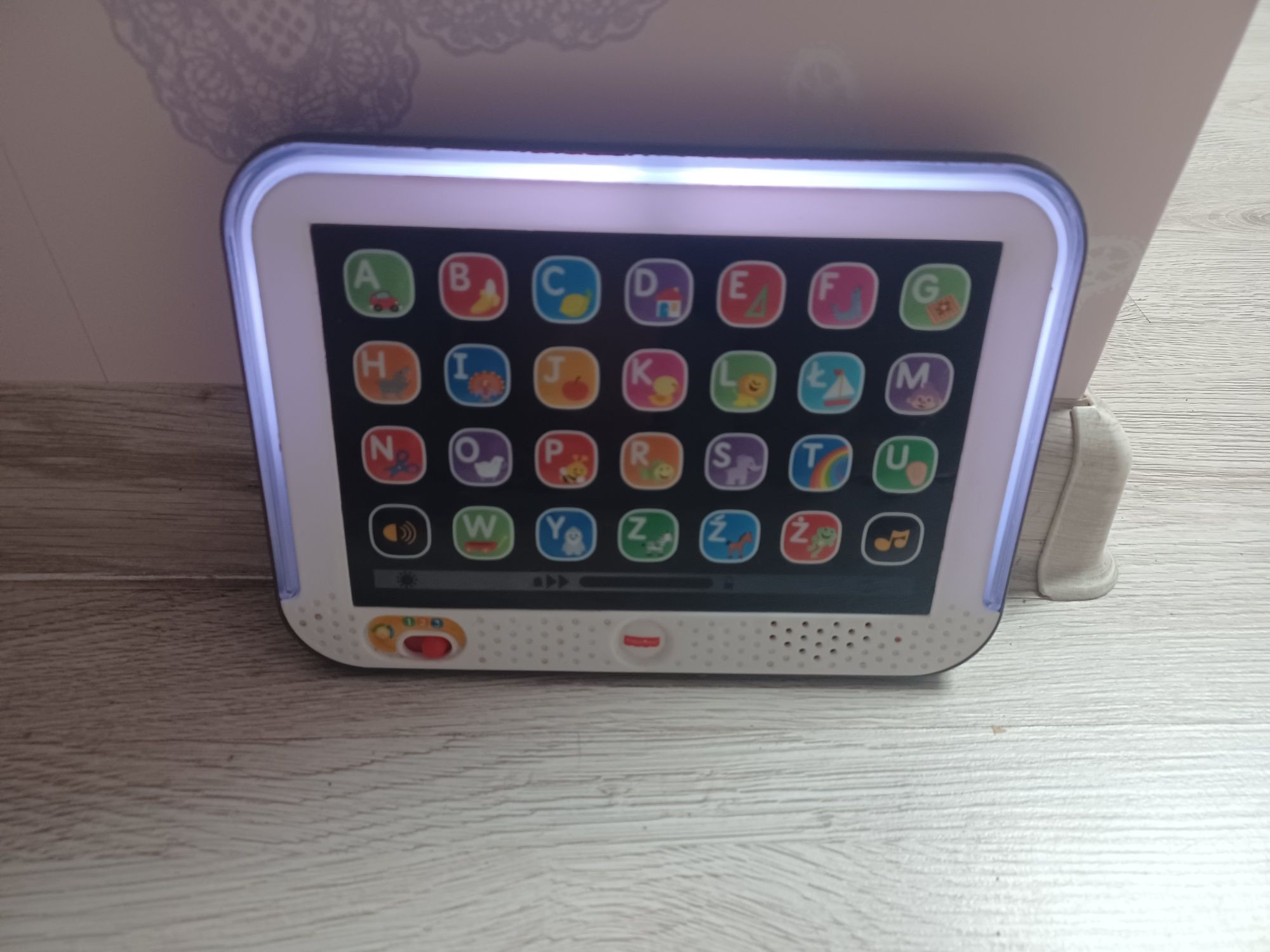 Tablet edukacyjny fisher price