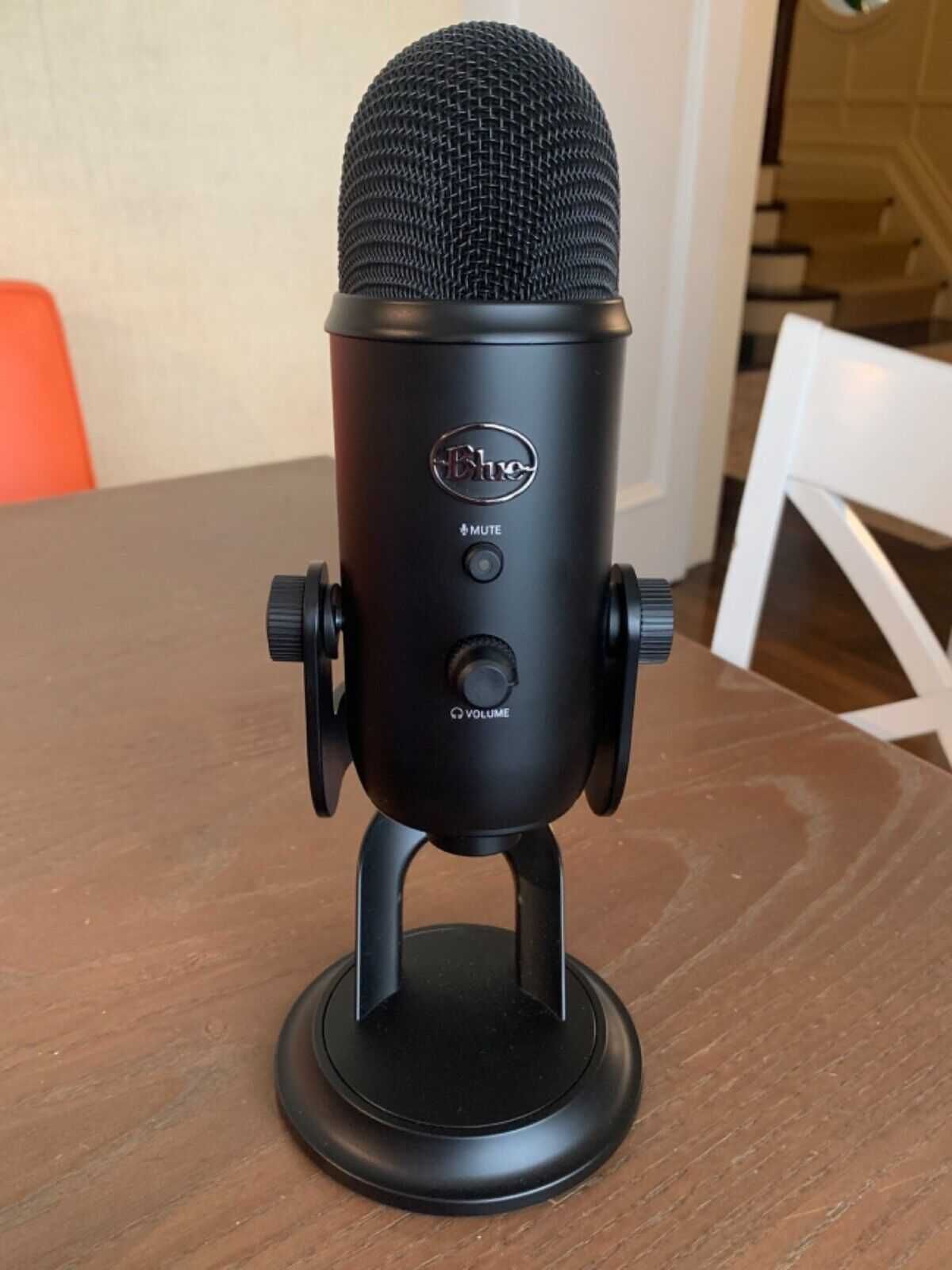 микрофон Blue Microphones Yeti black