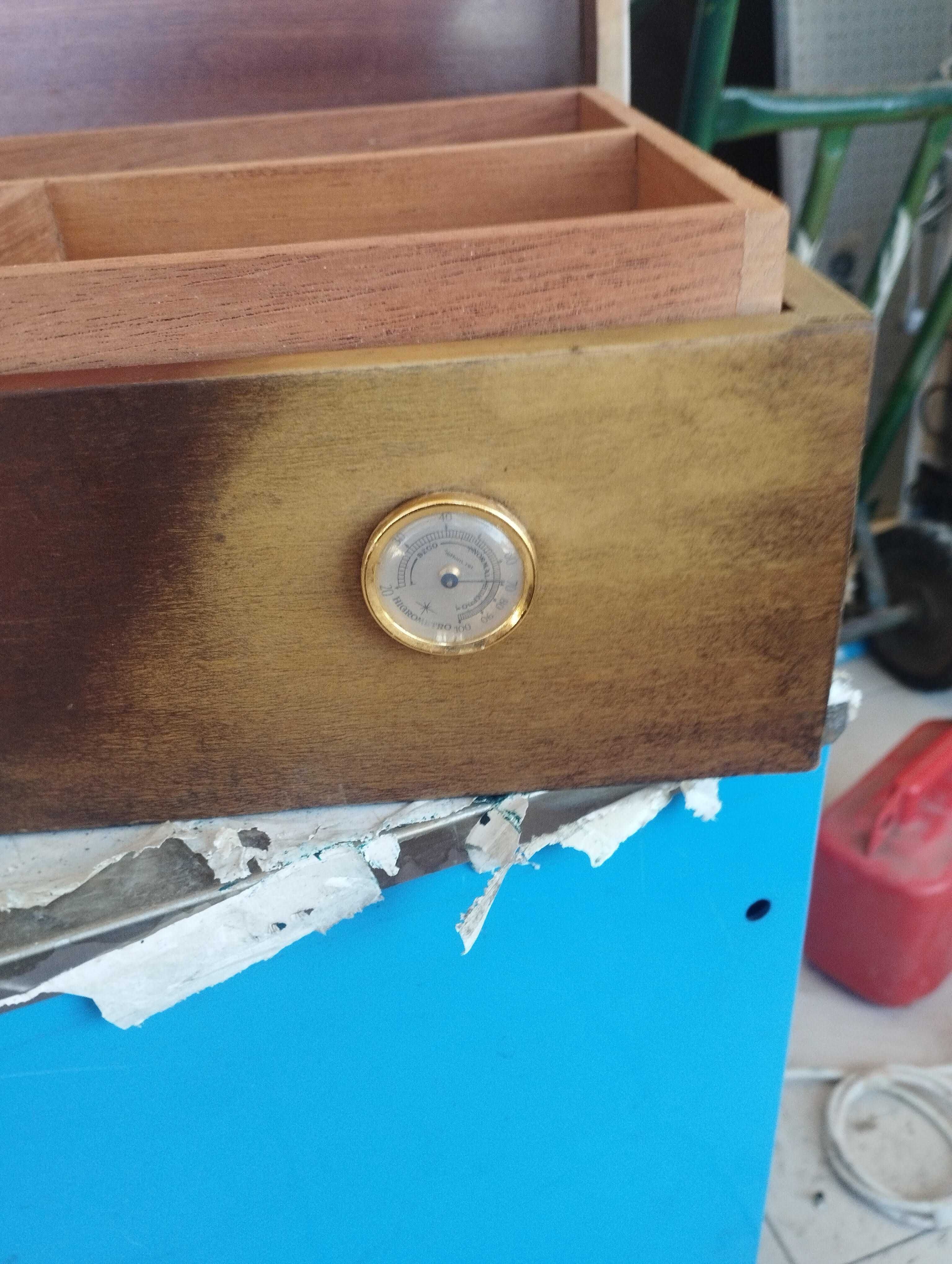 Caixa Humidificadora de Charutos