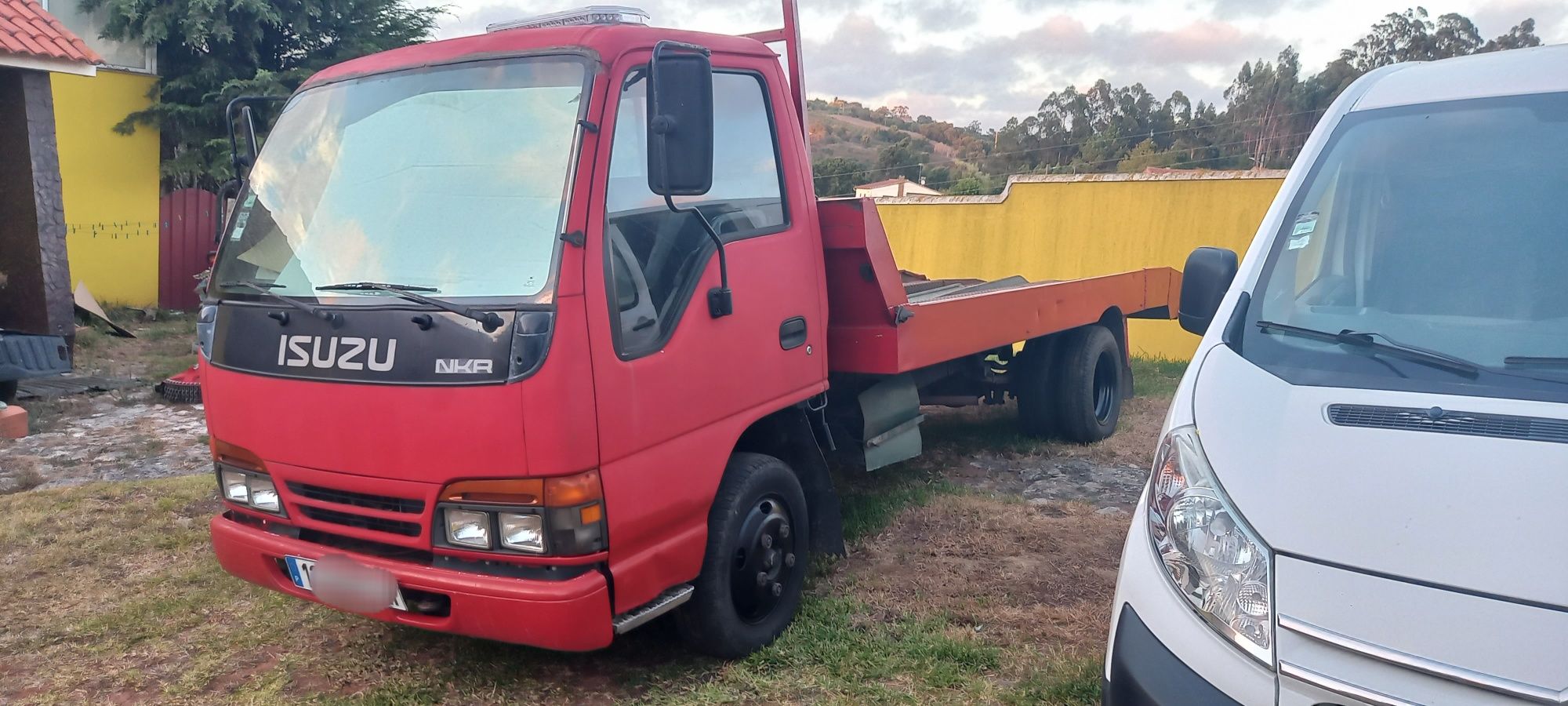 Pronto socorro Isuzu NKR 3.0cc Ligeiro